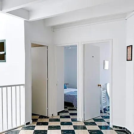 Sa Roqueta Hostel